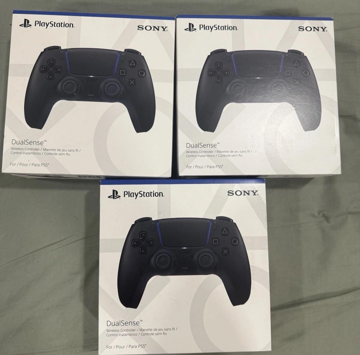 Sony PlayStation 4 DualShock 4 Wireless Controller – Black (BRAND NEW)