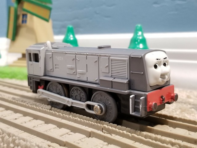 thomas and friends trackmaster dennis