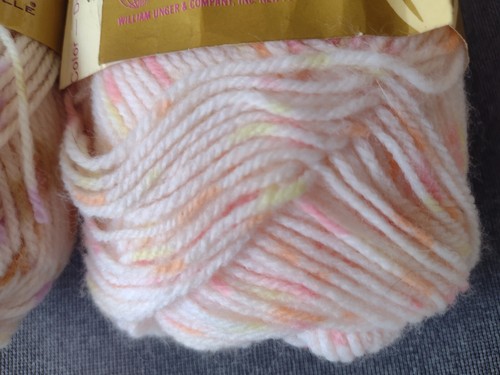 VINTAGE Unger Crocus Acrylic Yarn Made In Belgium 40g - Lot of 2 - New Old Stock - Picture 6 of 14