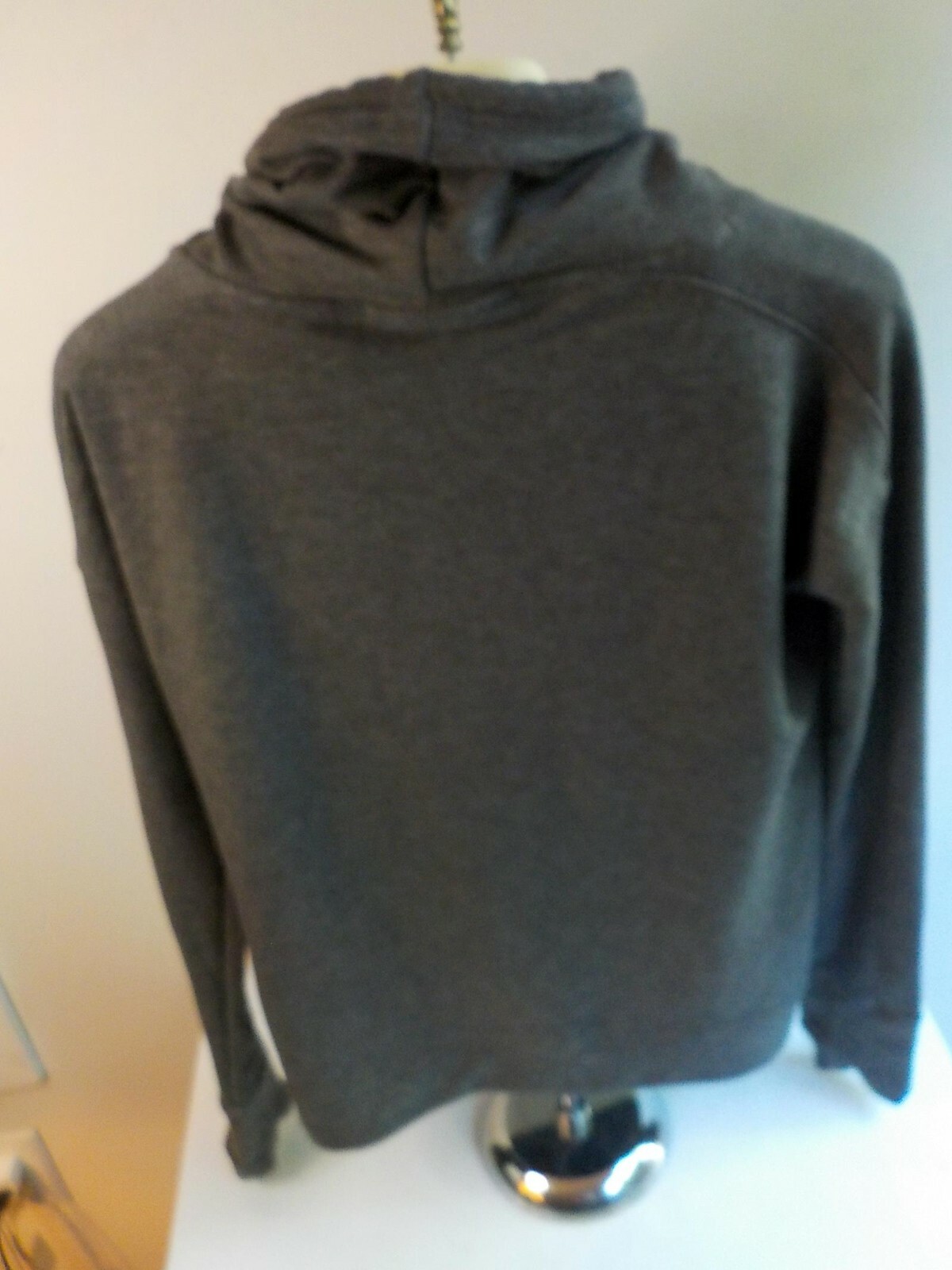 UNDER ARMOUR "Loose" Pull Over Drawstring Neck Sw… - image 4