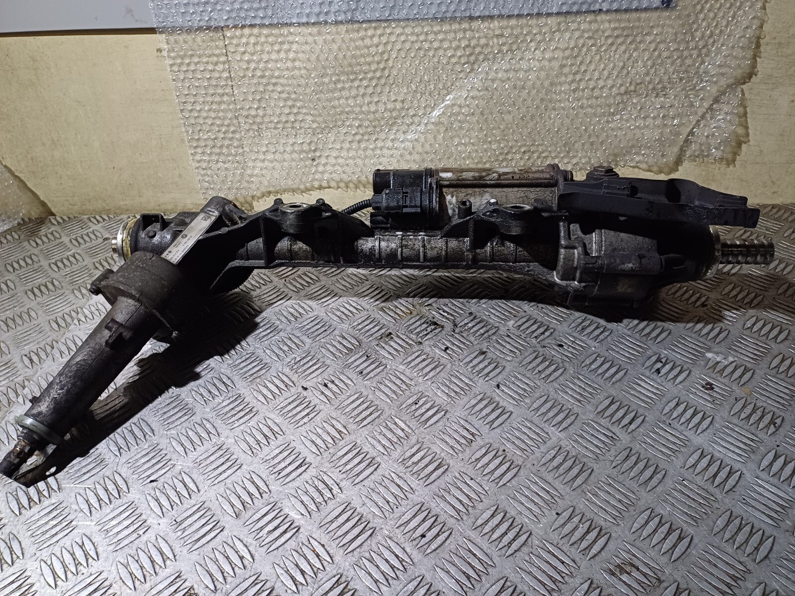 CHANEL シャネルヘアアクセサリーヘアピンロゴブラック黒ゴールド