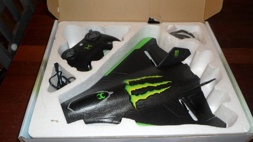 Sky Viper Vector Stunt Plane 4 Channel 6 Axis Auto Stabilization Easy to Fly - Image 2 of 4