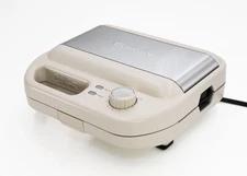VITANTONIO WAFFLE & HOT SAND BAKER VWH-600-I Ivory AC100V 50/60Hz 900W Plates
