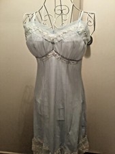 VINTAGE 1950s PALE BLUE NYLON PETTICOAT / SLIP, Fits AU 8 US 4