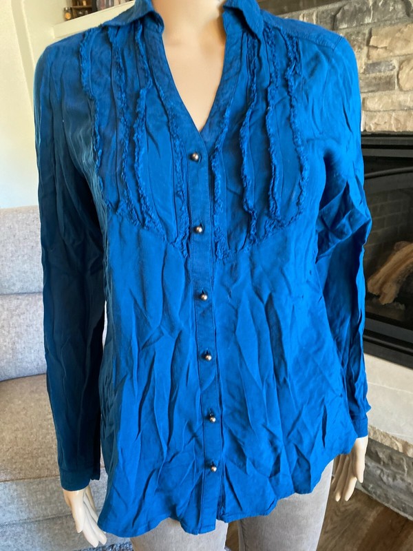 EXPRESS  Shirt Top Womens Size Small Blue  Button Down Long Sleeve- 009