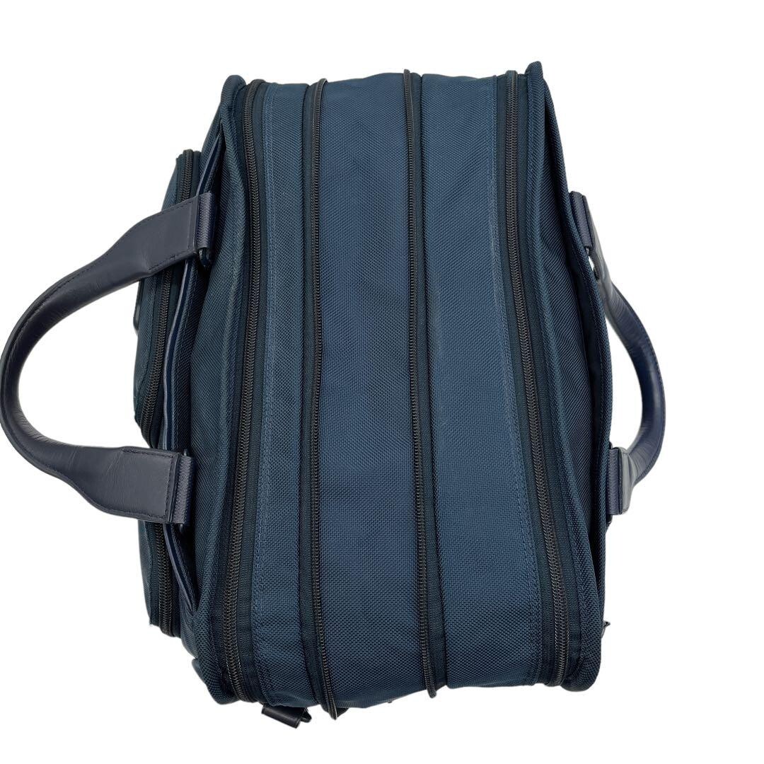 TUMI SHIPS exclusive ALPHA3 business bag in navy with laptop TUMI SHIPS exclusive ALPHA3 business bag in navy with laptop