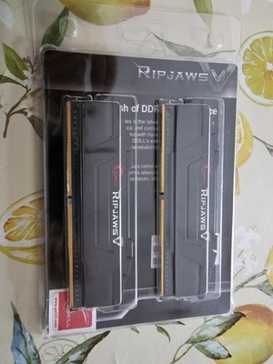 G.Skill Ripjaws V 16GB (2×8GB)  DDR4-3200 