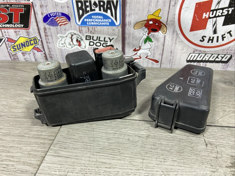 1990 1991 Toyota Corolla 1.6L L4 Under Hood Fuse Relay Small Box Integration OEM - Image 2 of 4