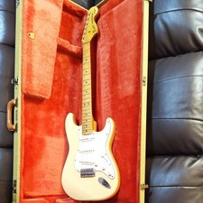 Fender Yngwie Malmsteen YJM Stratocaster ST71-140Y ST71-150YM Gitarre