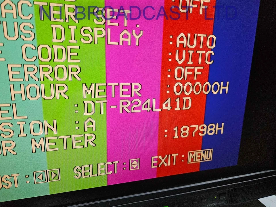 JVC 24inch dt-r24l41d  HD SDI LCD monitor  (no stand)  LCD monitor  24inch size - Image 3 of 4