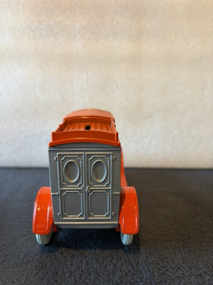 Banco de entrega Ford Modelo “T” 1913 de la compañía ERTL; nuevo en caja Foto 4 de 4