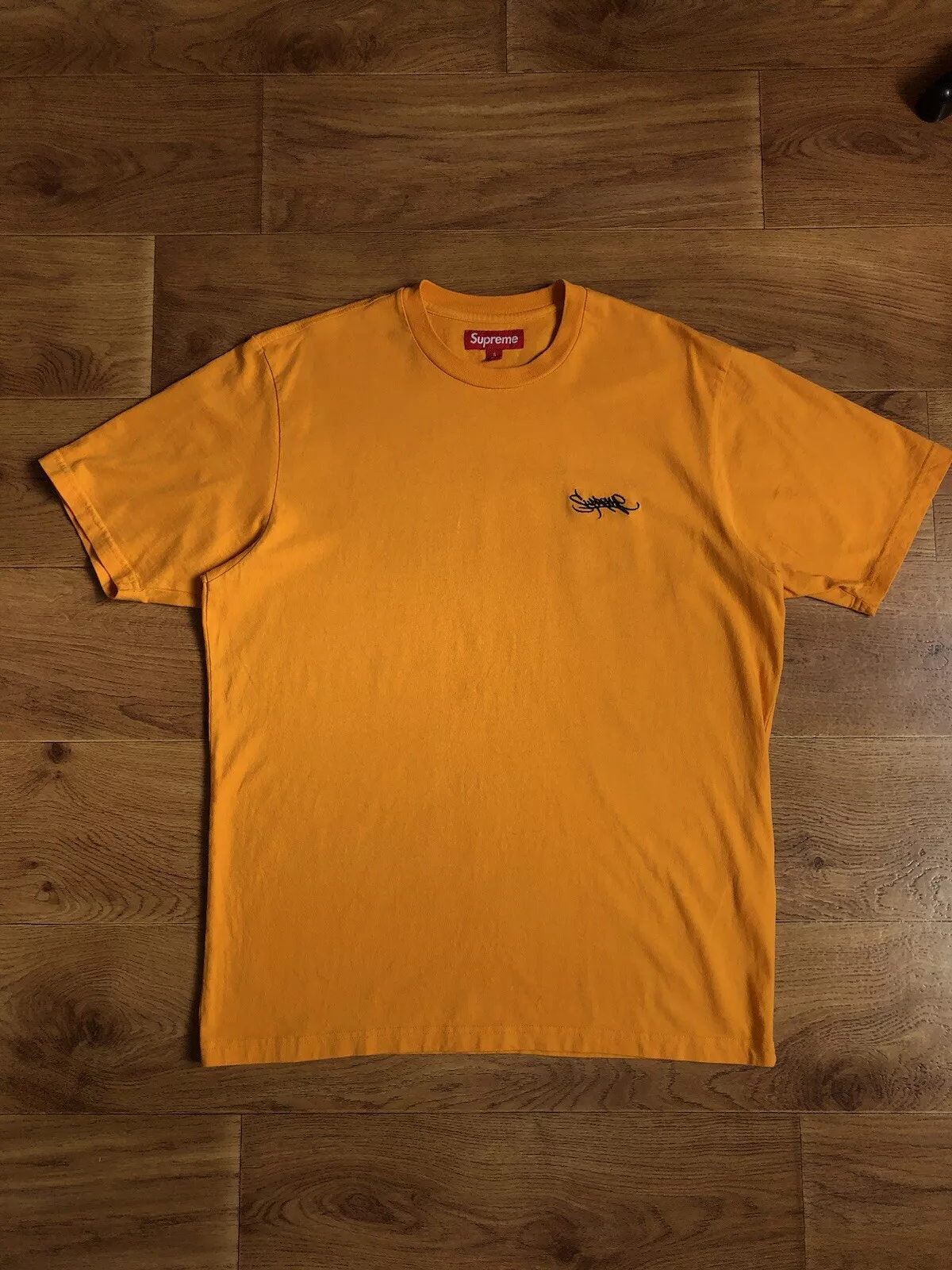 Supreme T shirt orange lavé SS24 logo graffiti brodé manches courtes taille M