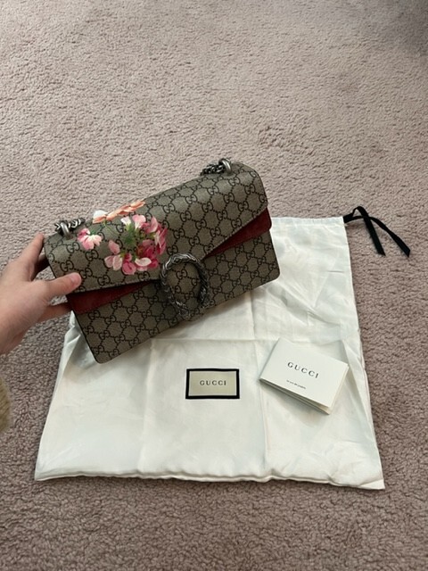 GUCCI Dionysus GGスプリーム チェーンショルダーバッグ Gucci Dionysus GG Supreme Bloom Floral Medium Shoulder Chain Bag