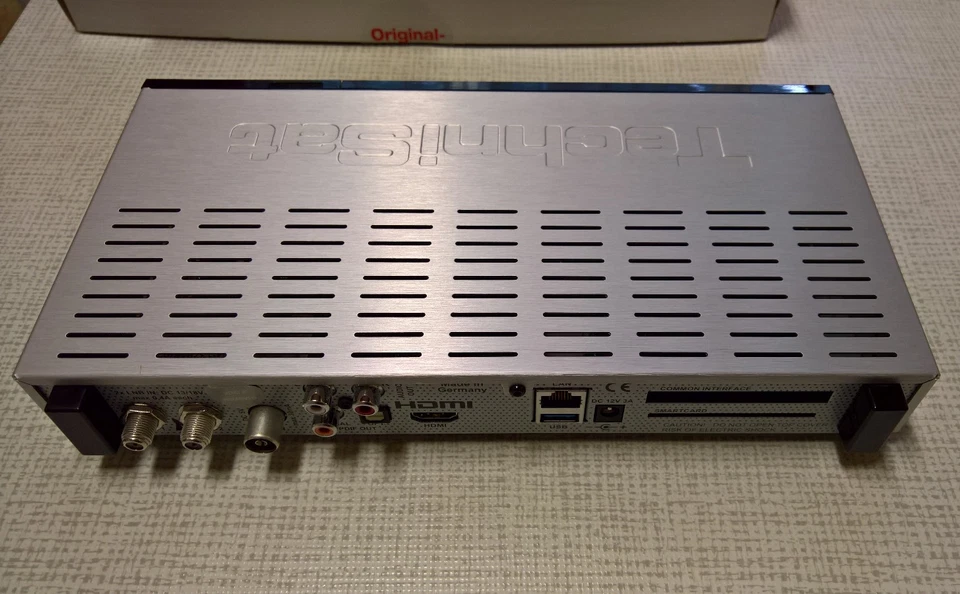 TechniSat DIGIT ISIO STC 4K UHD Sat-Receiver top Zustand mit Zubehör in OVP - Bild 2 von 4