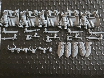 5 Warhammer Plastik Chaoskrieger Schilde oder Extra Waffe Games Workshop