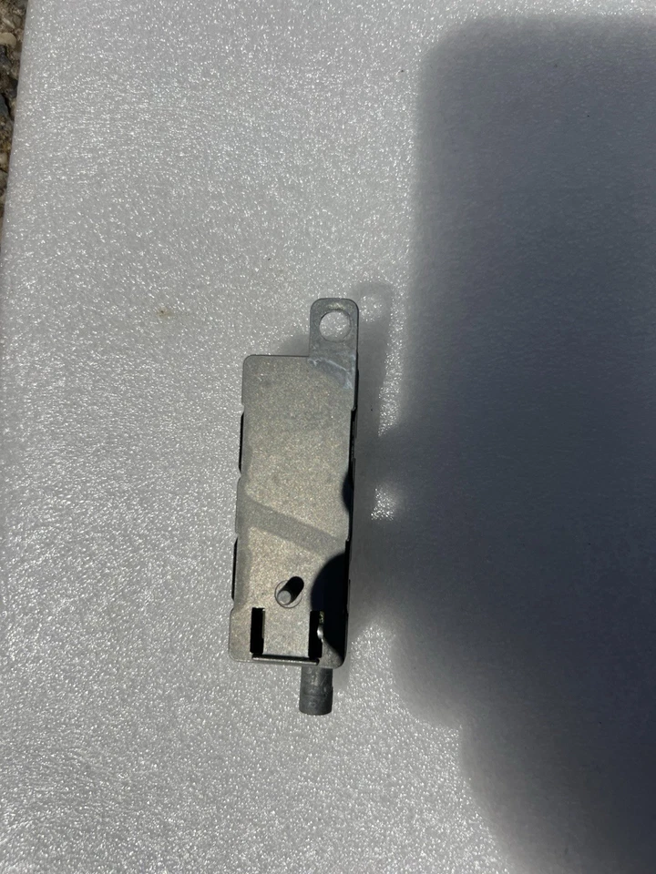 2006-2013 Volvo C70 Radio Antenna Amplifier Module 30775607 Foto 2 de 2