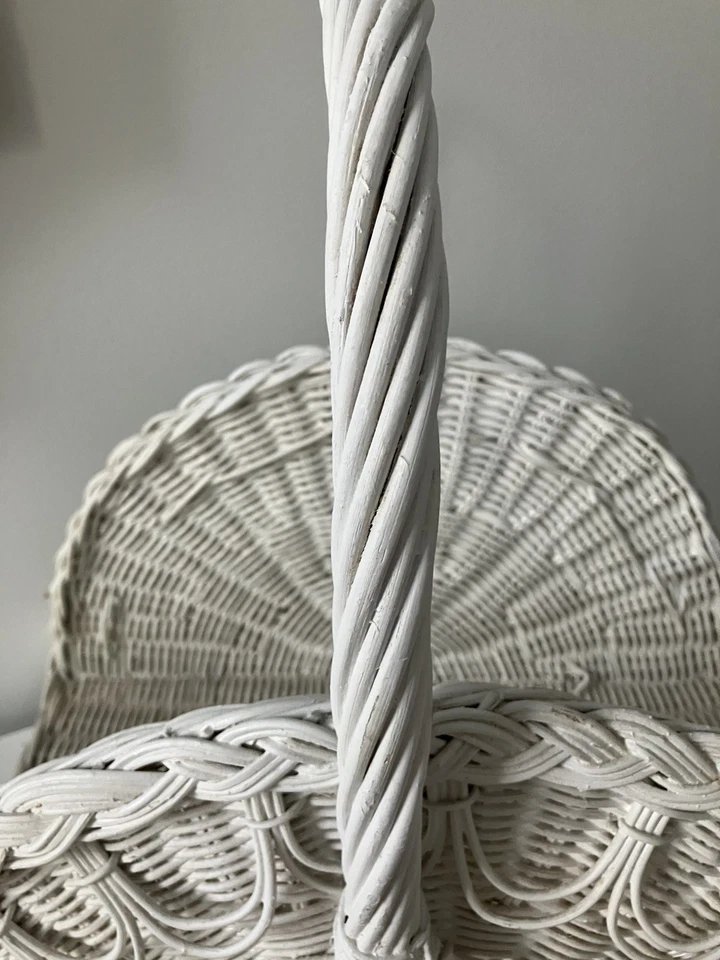 Vintage White Wicker Rattan Shabby Cottage Chic Magazine Rack 17x9.5x15 FABULOUS - Image 3 of 4