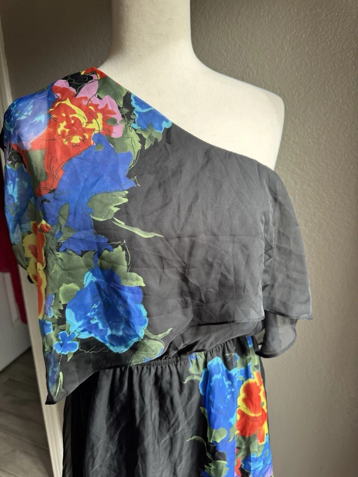 Mini Vestido de Fiesta Y2k Negro Floral Chifón Volantes Un Hombro Mediano Grande 10 Foto 4 de 4