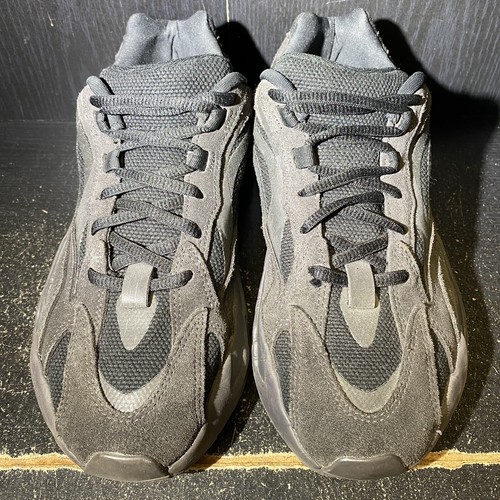 Yeezy 700 V2 Vanta Size 7 - Picture 2 of 10