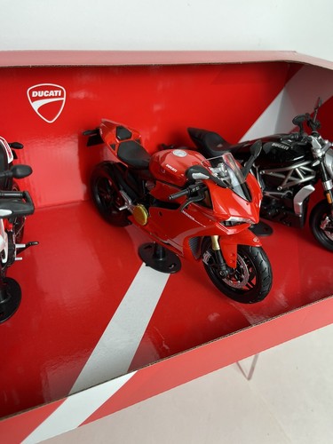 Maisto Ducati Motorcycles 1/12 Die-cast Metal: pack of 4 - Brand New - Picture 6 of 10