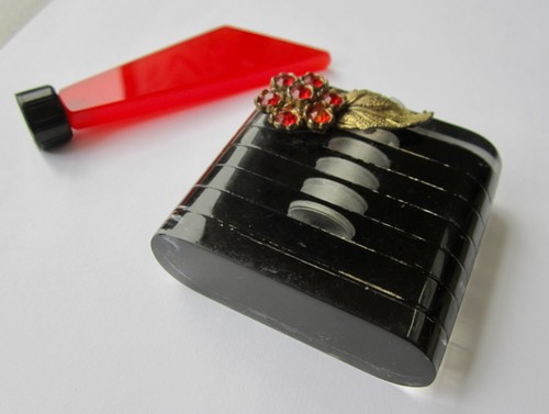Antique Art Deco Perspex & Glass Perfume Scent Bottle + Stopper Black & Red - Picture 21 of 21