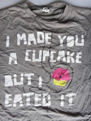 CUPCAKE tee shirt grey vintage anatomy frosting junk food baking cook johnny 