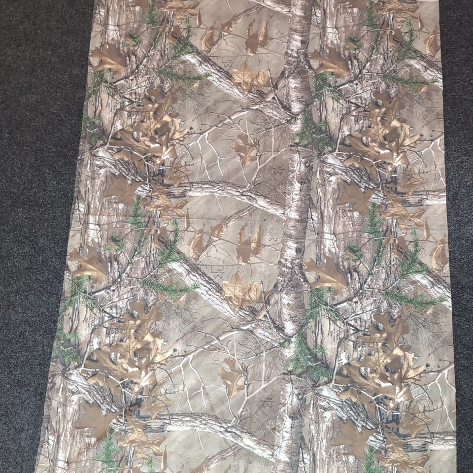 Panel de cortina de camuflaje RealTree 39" X 61” rectangular estampado de madera para habitación de niños Foto 3 de 4