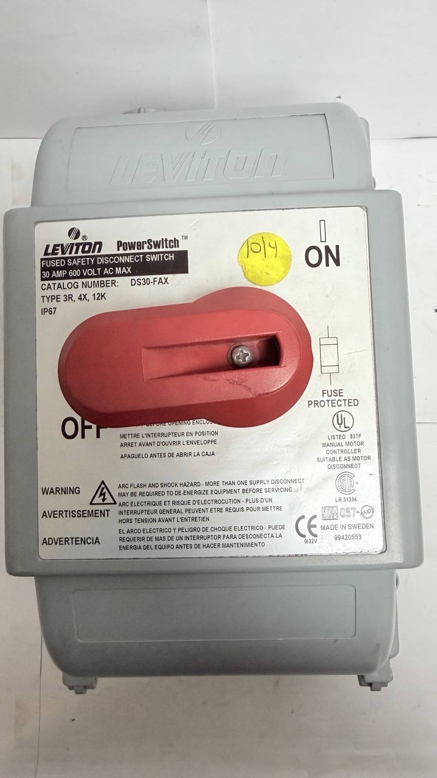 Leviton Fused Safety Disconnect Power Switch 30AMP 600V AC - Model : DS30-FAX