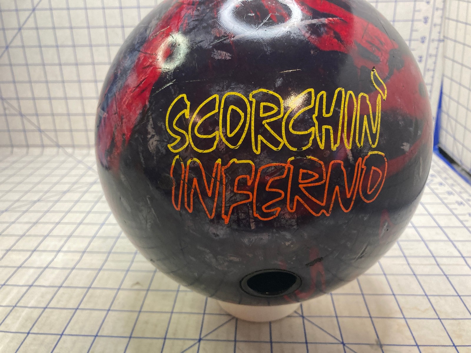 Scorchin&rsquo; Inferno Brunswick Used Bowling Ball 15lb Activat