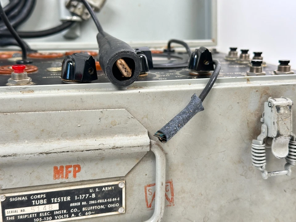 Vintage US Army Signal Corps Dynamics Mutual Conduct I-177-B Vacuum Tube Tester  - Image 4 of 4