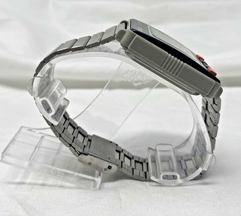 Reloj de Cuarzo Digital LCD Vintage SEIKO UC-2000 UW01-0010 - Excelente Estado Foto 3 de 4