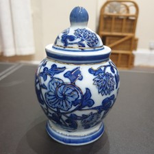 Blue White Porcelain Ginger Jar Lidded Floral Gold Detail 14cm 😺🐾 