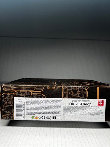 Transformers Generations Selects 6 Inch Figure Deluxe Class - Guard IN STOCK - Picture 5 of 6