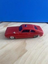 Rare Jouet Ancien Ford Capri à friction Couleur Rouge Voiture Miniature