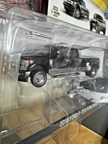 1:64 Greenlight 2018 Ford F-350 King Ranch Magma Dually & H.D. Trailer Exclusive - Picture 2 of 8