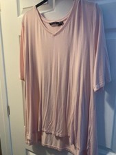 H BY HALSTON V-Neck SHORT SLEEVE / LARGE LT PINK