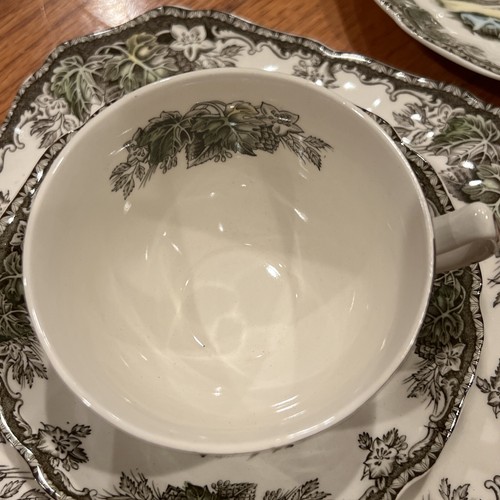 Johnson Brothers Friendly Village 7 Pc place setting  - Made In England - Picture 8 of 8