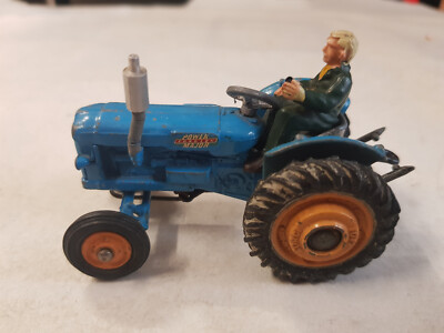 K-44 Corgi Toys Fordson Power Major Traktor blau mit Fahrerfigur