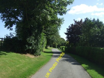 Foto 6x4 Kleine Straße, Stainton le Vale Blick nach Osten. c2015