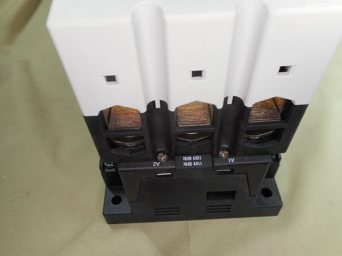 MOELLER DIL4M115/22 relay (NIB)