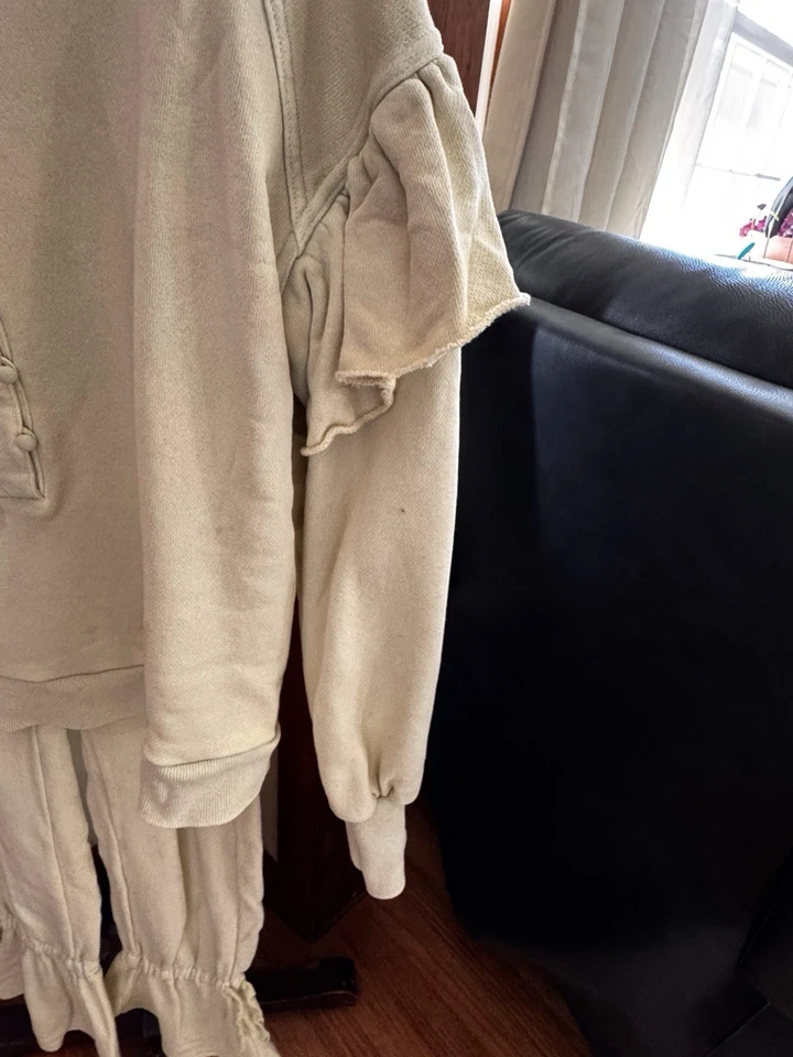 Moletom de ombro com babado Meghan - Imagem 4 de 4