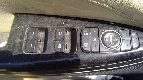 Info-GPS-TV Screen Display 8.0" Screen Fits 17-19 CADENZA 6573522 - Picture 11 of 12