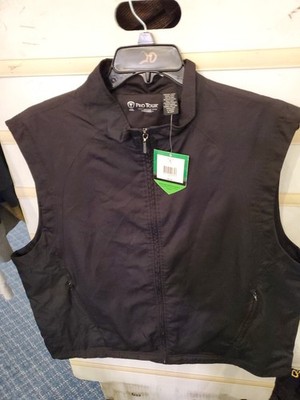 A Pro Tour Vest In A Black Color In A Size Xx Large