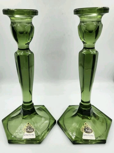 VINTAGE FENTON STRETCH GLASS GREEN CANDLESTICKS - G9071HG - SET OF 2 - ORIG TAGS