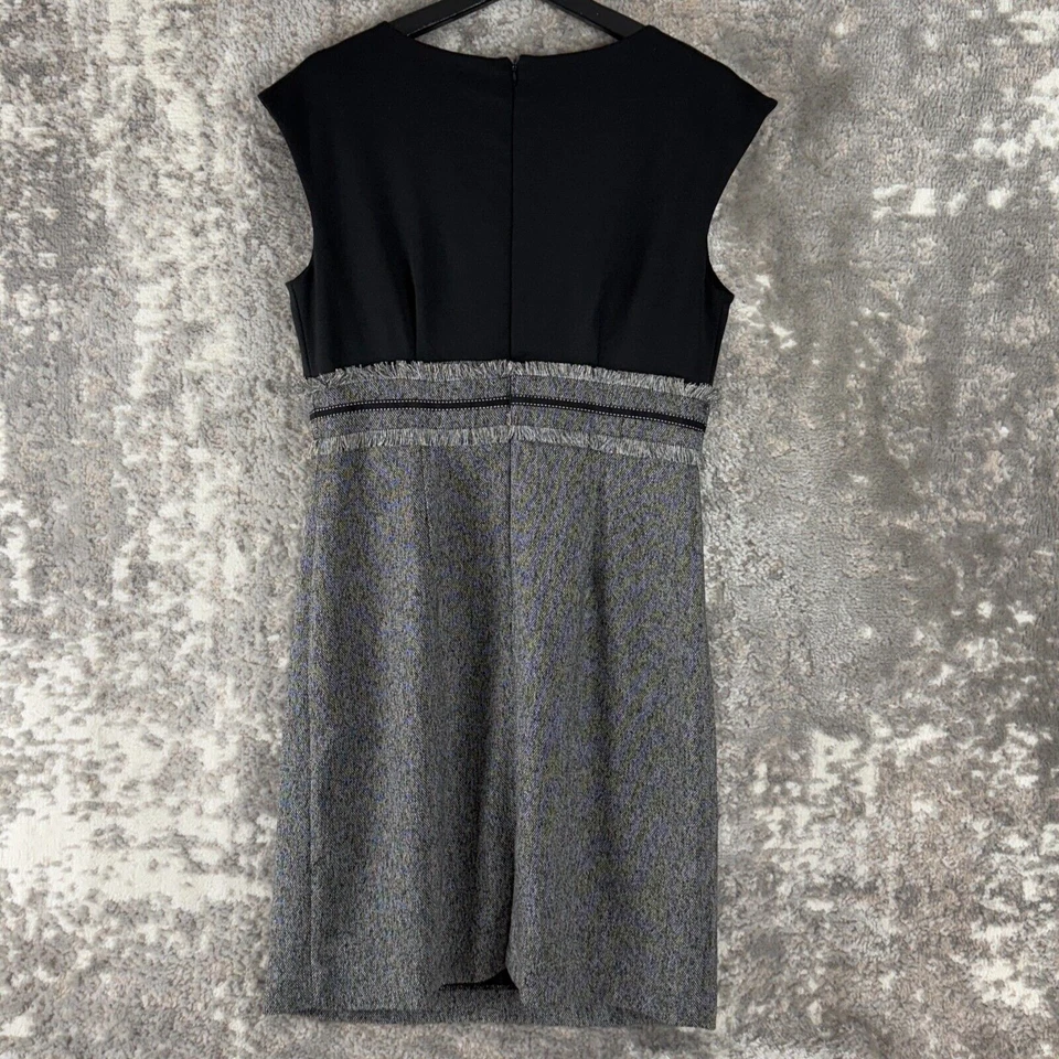 Vestido Vaina Sandra Darren Talla 8 Adornado Plisado Hasta la Rodilla Negro Gris Foto 3 de 4