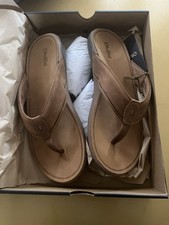 OluKai Men's Tuahine Sandals Toffee Color size 10 NWT
