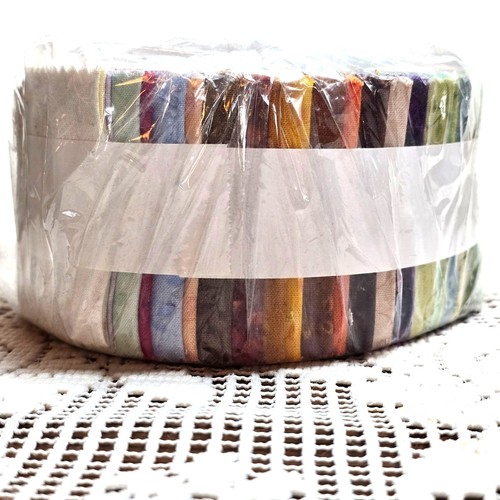 Henry Glass & Co. Inc. Folio Basic 2.5X42" Fabric Strip Roll 40 Pcs. Multicolor - Picture 4 of 9