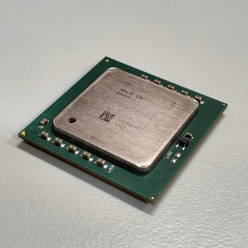 Intel Xeon 3.20GHz 64-bit Processor 2MB L2 Cache Socket 604 SL7ZE - Image 2 of 4