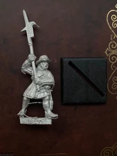 Games Workshop Citadel Warhammer Fantasy Old World Bretonnia Men at Arms Halberd