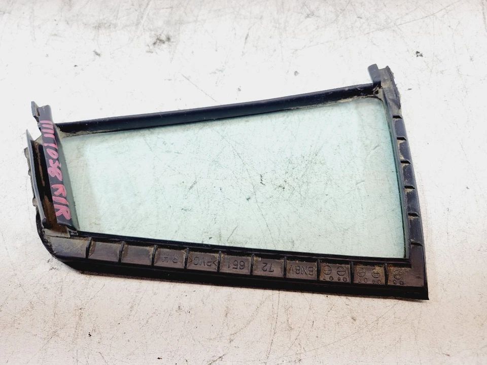 MAZDA 3 2004 2005 2006 2007 2008 2009 PUERTA TRASERA DERECHA VENTILACIÓN CRISTAL BN8V72661A Foto 2 de 4